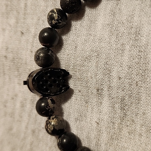 Spartan Helmet Agate Beaded Bracelet - Picture 5 of 6